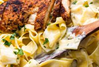 Homemade Creamy Chicken Alfredo Pasta