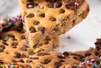 How to Make a Chocolate Chip Cookie Cake