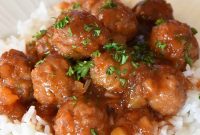 4-Ingredient Slow Cooker Hawaiian Meatballs