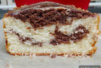 Classic Marble Cake: Chocolate and Vanilla Swirl Recipe