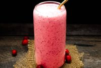 Cranberry Smoothie Recipe with Banana and Yogurt