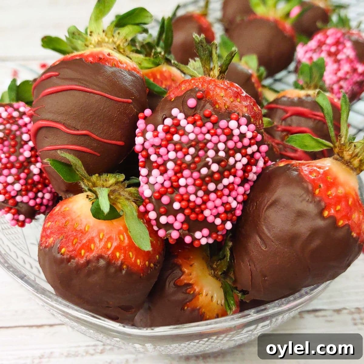 how to make chocolate covered strawberries in the microwave dinners done quick featured image