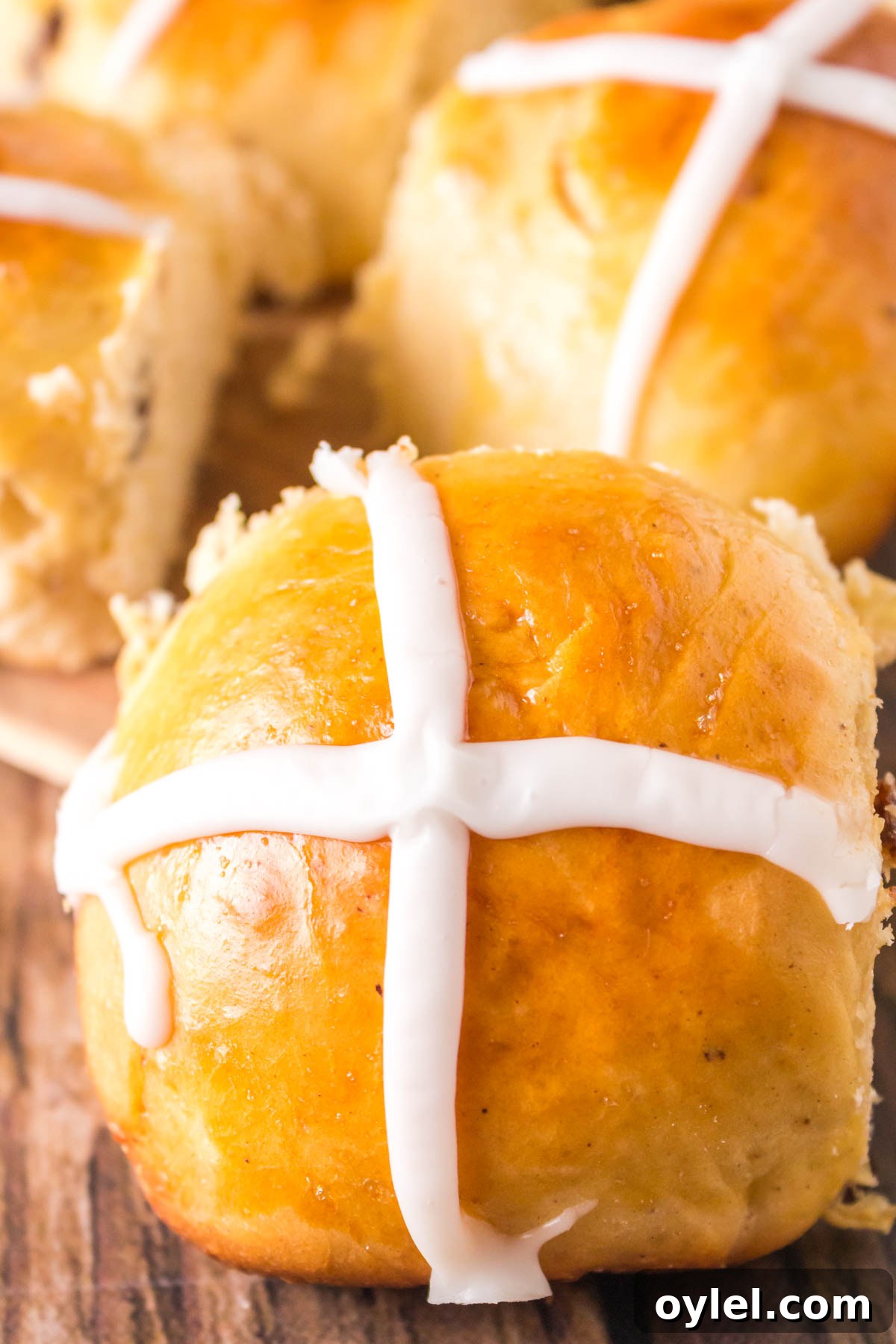 Homemade Hot Cross Buns Recipe for Easter 7 Closeup of Easter Bun