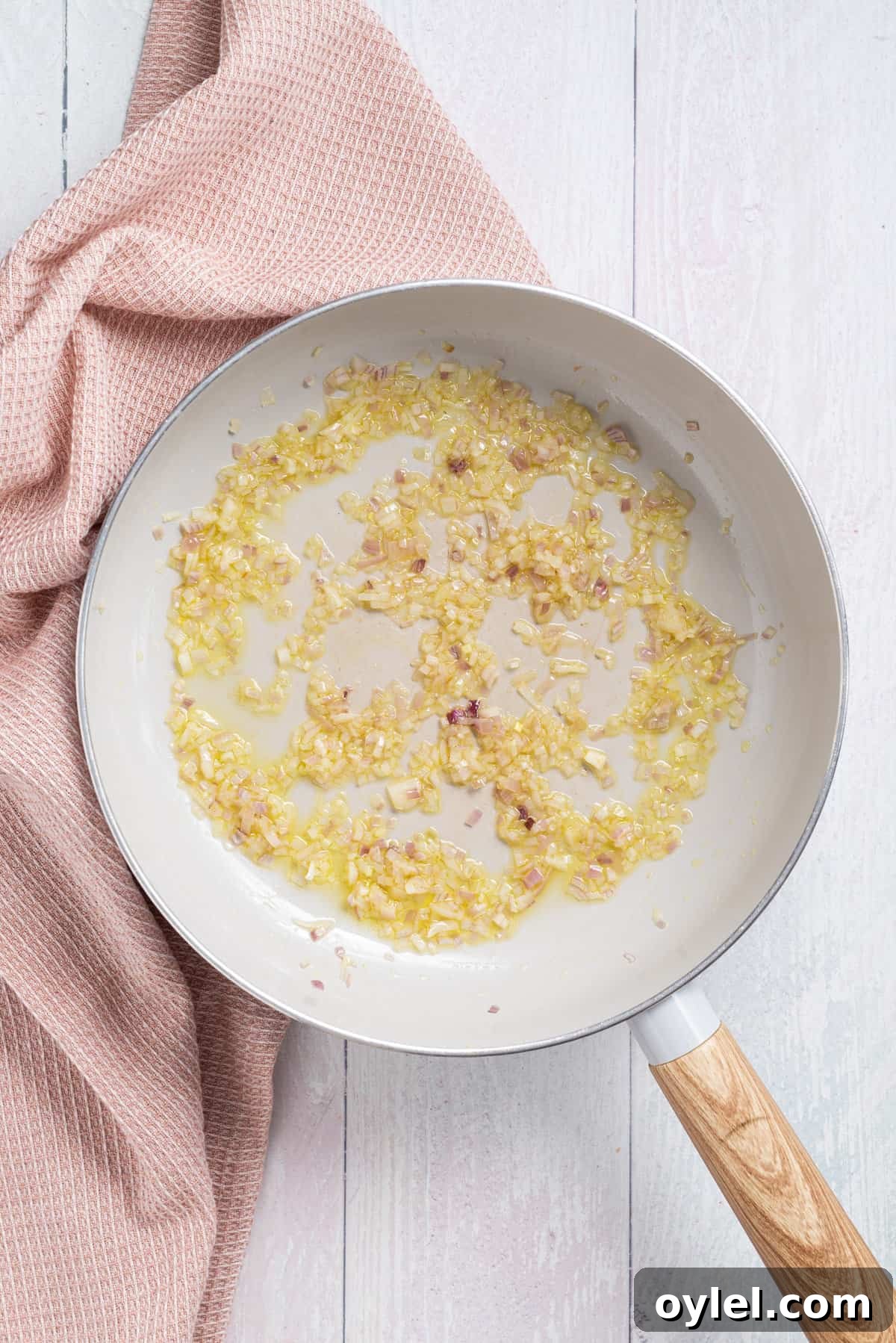 Pasta e Piselli Recipe: Classic Italian Pasta with Peas 4 Shallot sautéing in olive oil