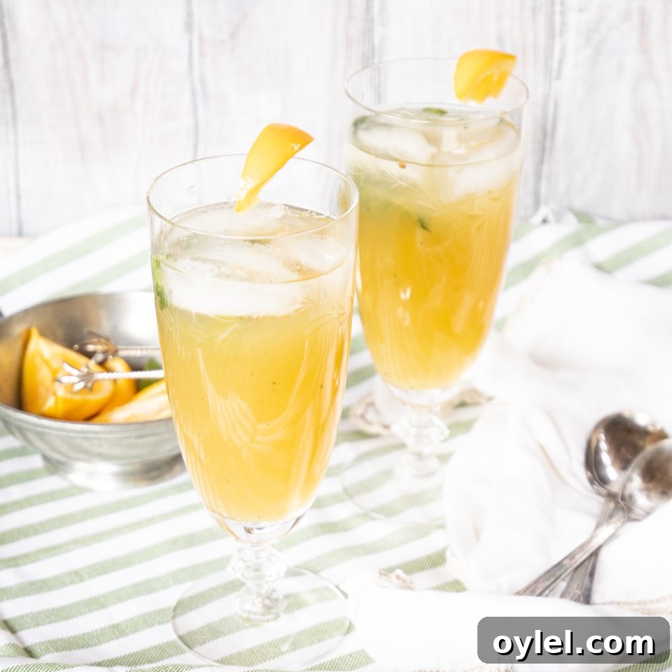 Aam panna served with mint and ice