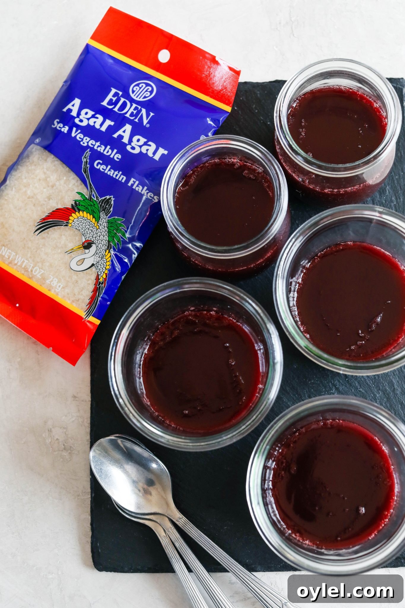 2-Ingredient Sugar-Free Vegan Jello Cups 5 2-Ingredient Vegan Jello Cups (No-Sugar-Added!) by Flora & Vino