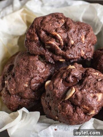 Almond chocolate cookies.