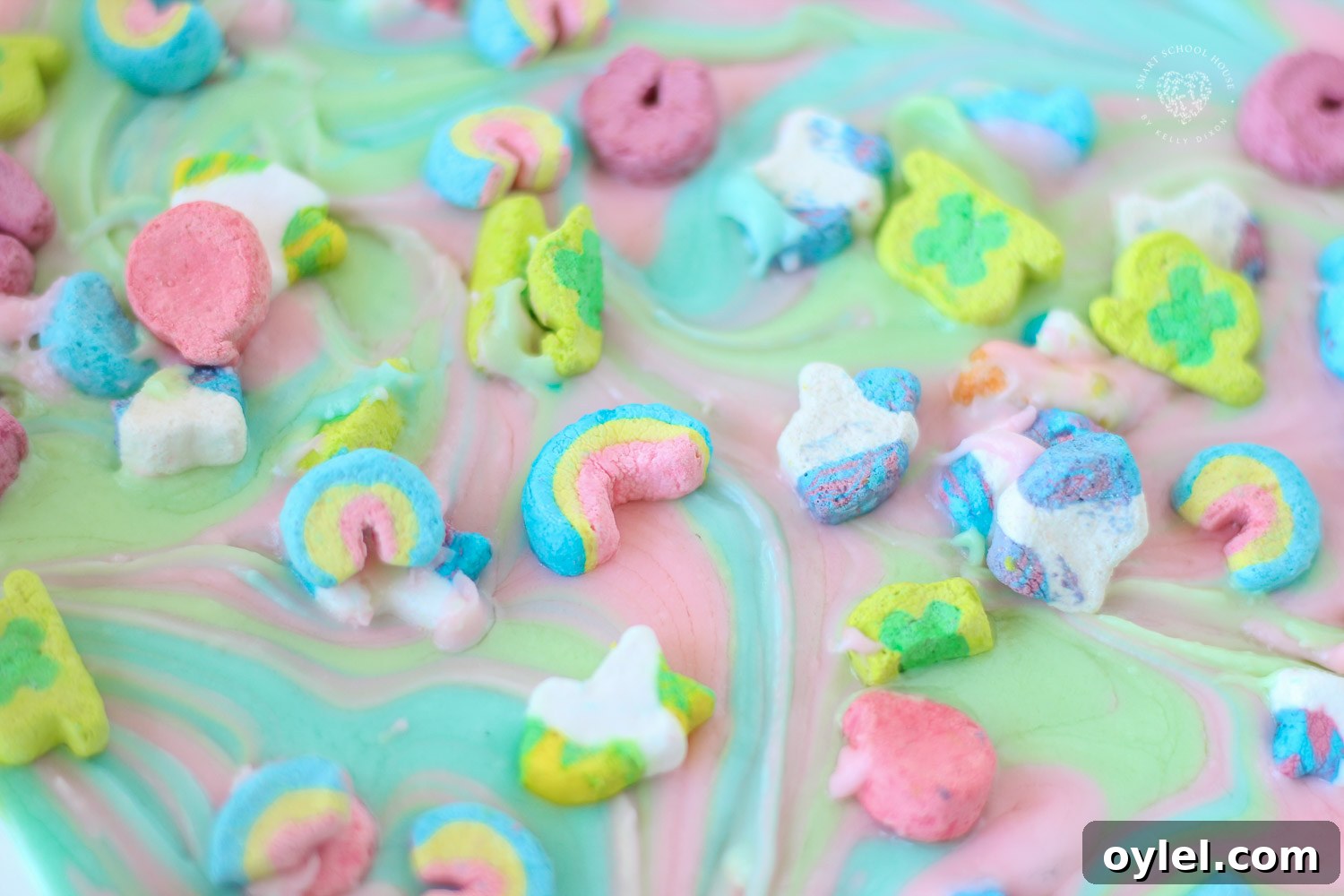 How to Make Lucky Charms Fudge 7 Rainbow fudge