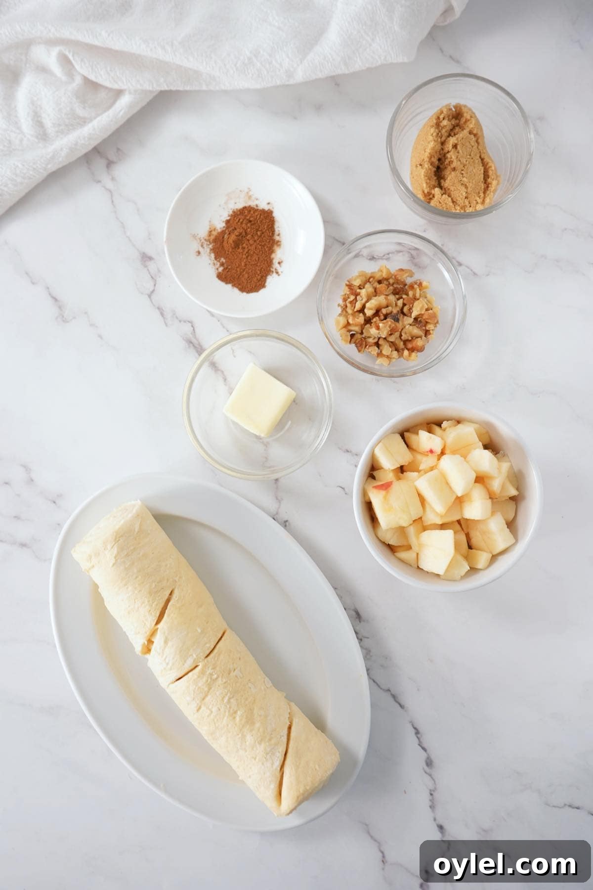 APPLE CRESCENT ROLLS ingredients