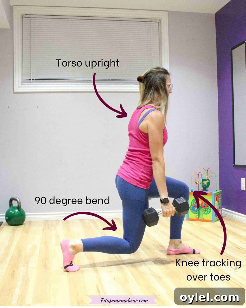 Woman in blue pants and a pink shirt performing a lunge with dumbbells with arrows and text around to give pointers
