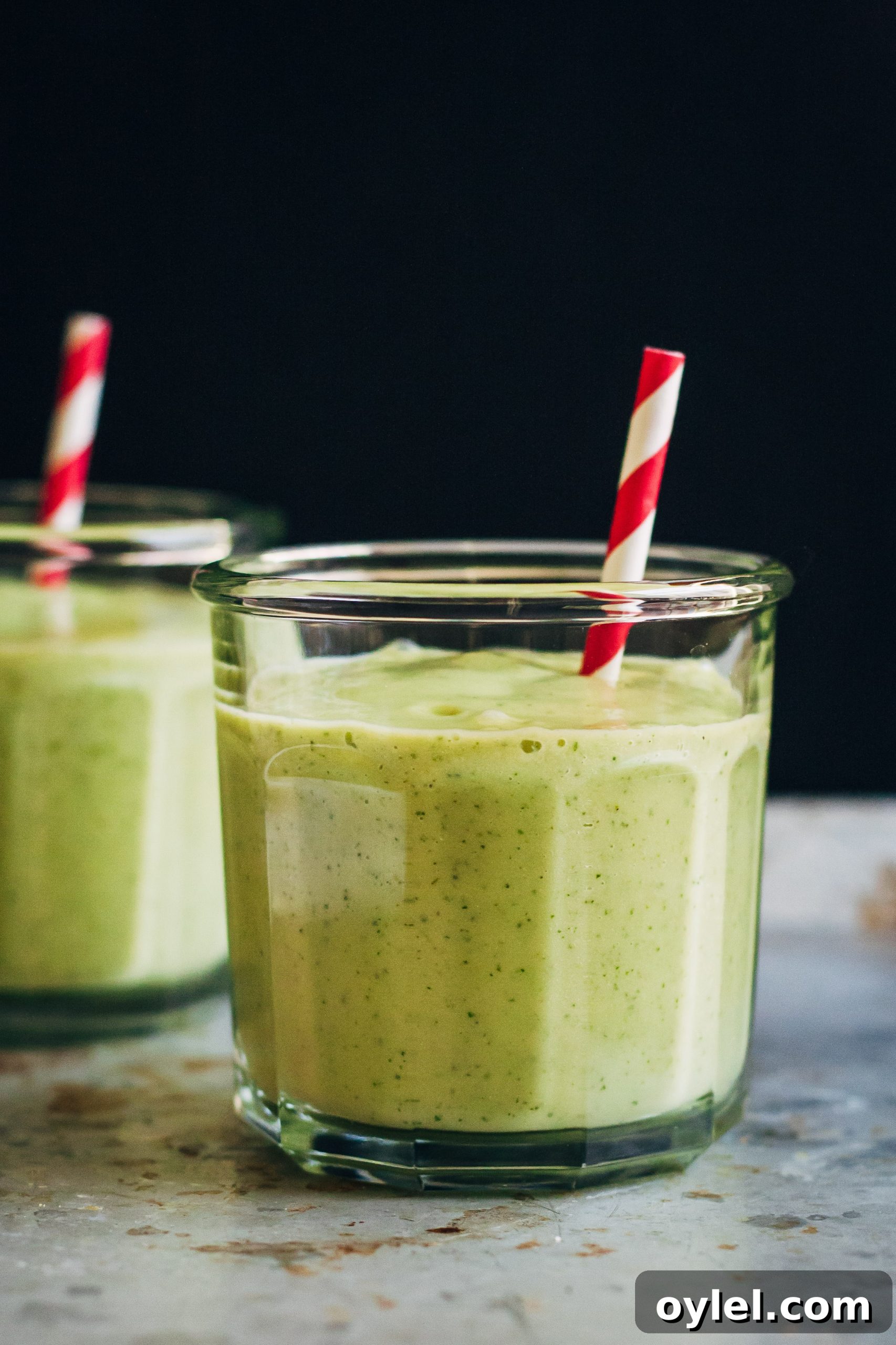 Healthy Green Shamrock Shake | Well and Full | #raw #vegan #recipe