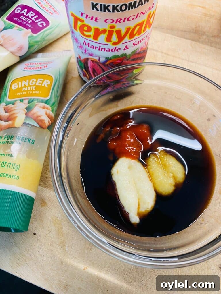 Sauce for the ground chicken or pork in the tacos