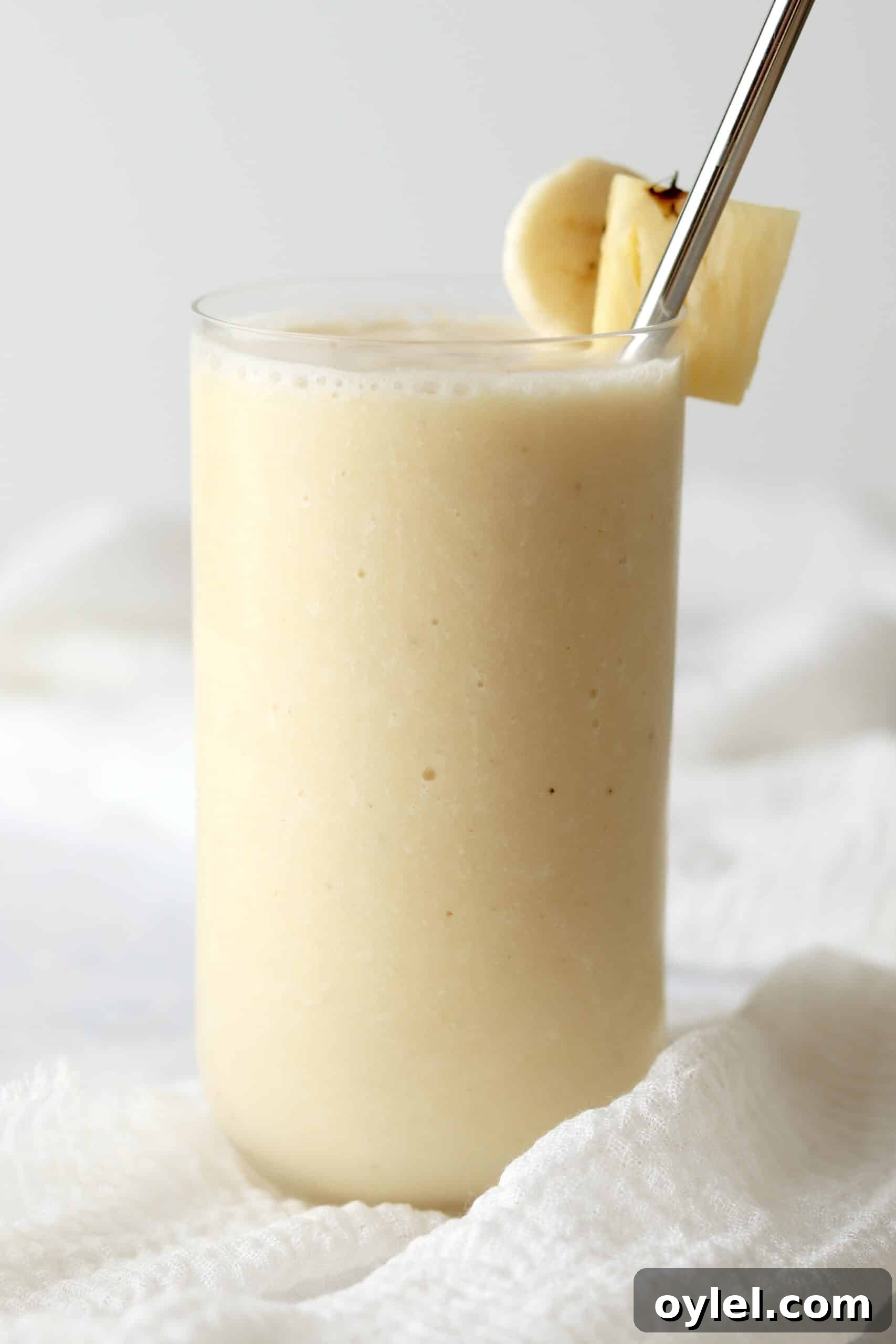 Creamy Tropical Vegan Banana and Pineapple Smoothie 7 frozen banana pineapple smoothie